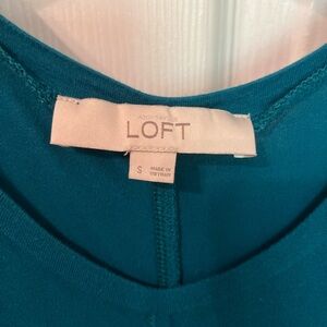 Dark teal loose fitting Loft dress. Size small. Good condition!